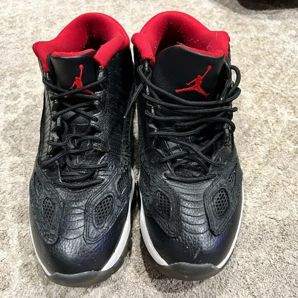 EXTREMELY RARE AIR JORDAN 11 RETRO men’s 9.5